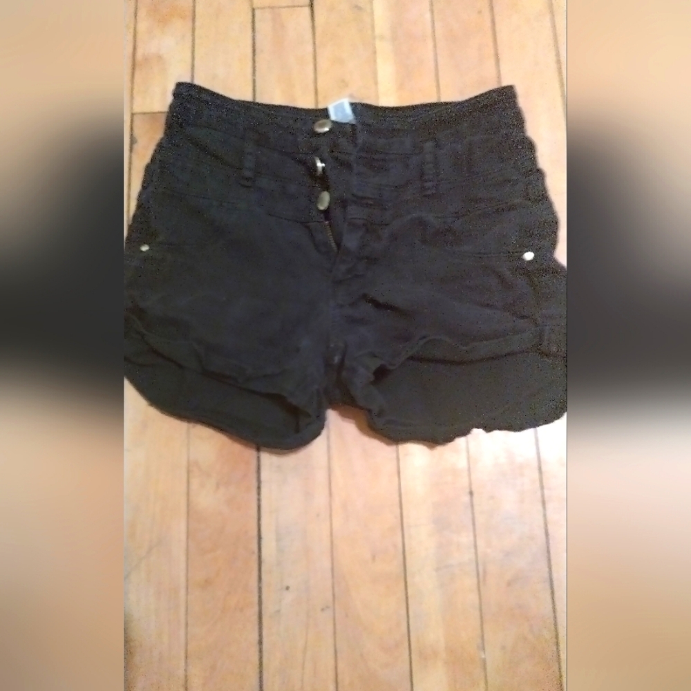 Refuse women shorts